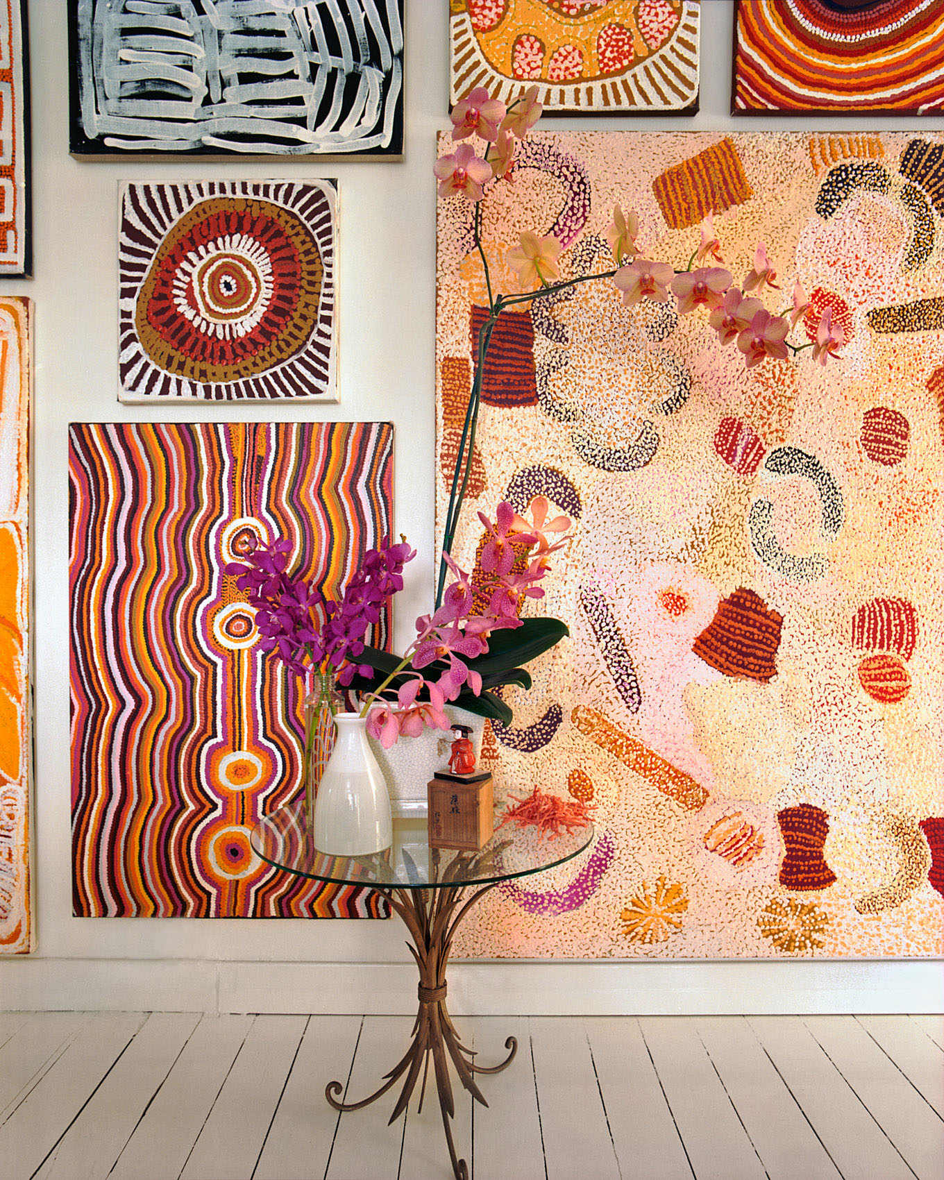 061025-48 Aboriginal art in Sydney apartment