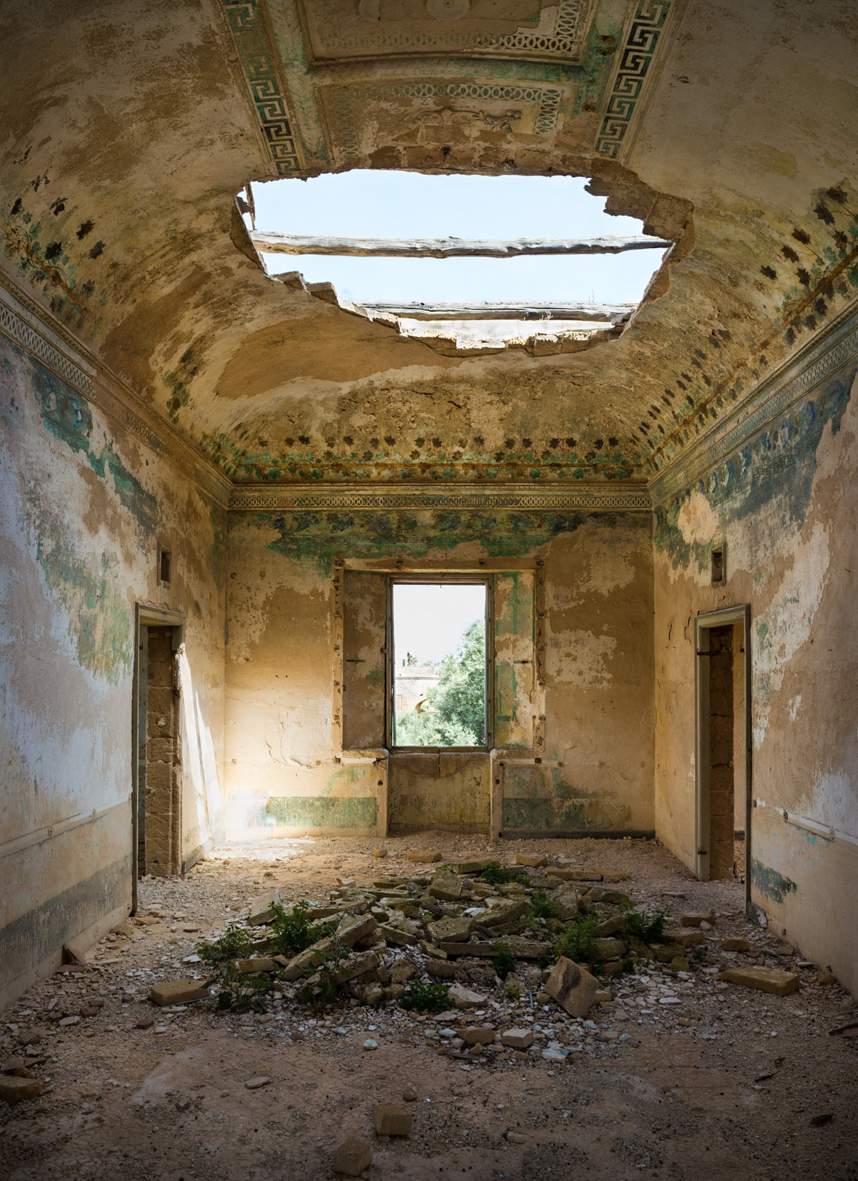 140607-017 Ruined villa, Sicily