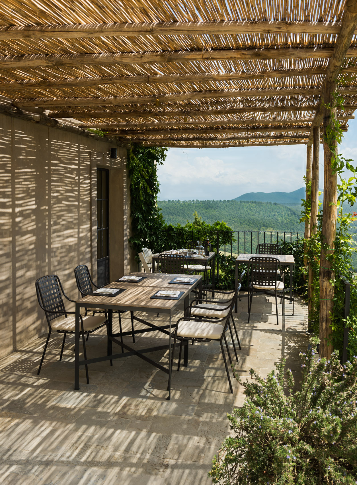 140624-148 Deck with dining table at Monteverdi, Tuscany