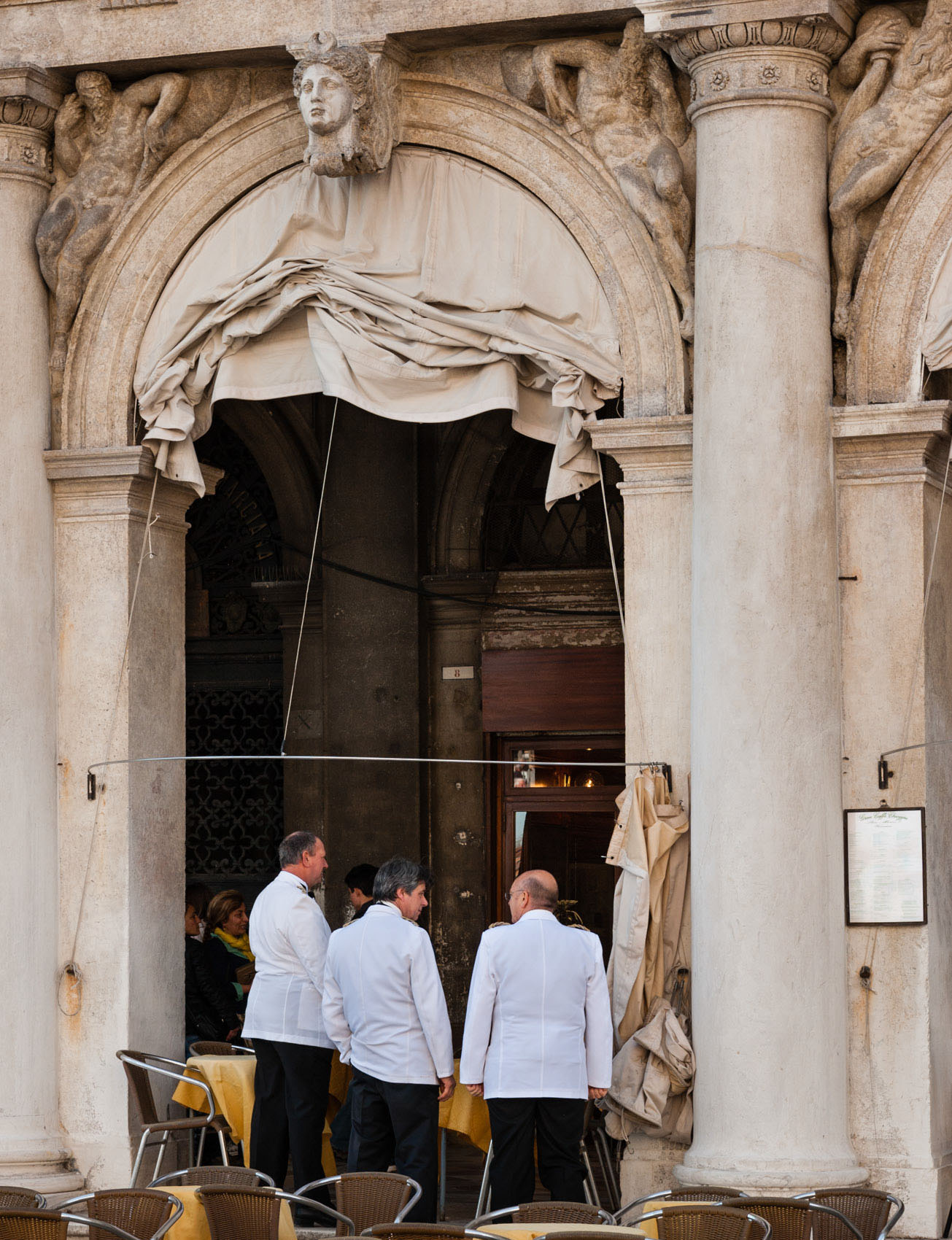 O18-600 Waiters on piazza San Marco, Venice